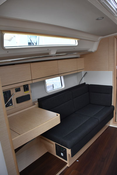 Port Salon Seating