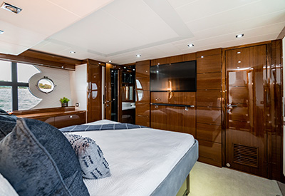 Neptunus 650E Stateroom 400