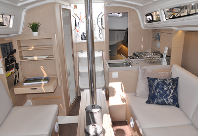 Beneteau Oceanis 30 Interior